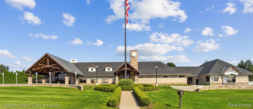 Highland, Michigan, 48357, United States, 4 Bedrooms Bedrooms, ,4 BathroomsBathrooms,Residential,For Sale,2003066