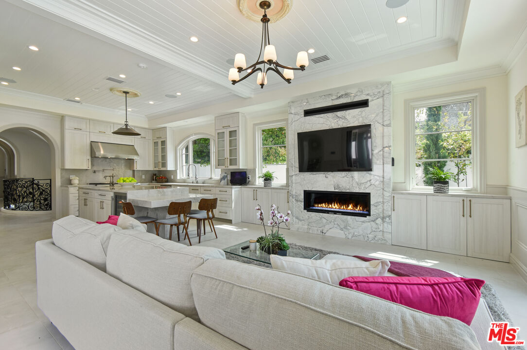 Santa Monica, California, 90402, United States, 5 Bedrooms Bedrooms, ,7 BathroomsBathrooms,Residential,For Sale,1838170