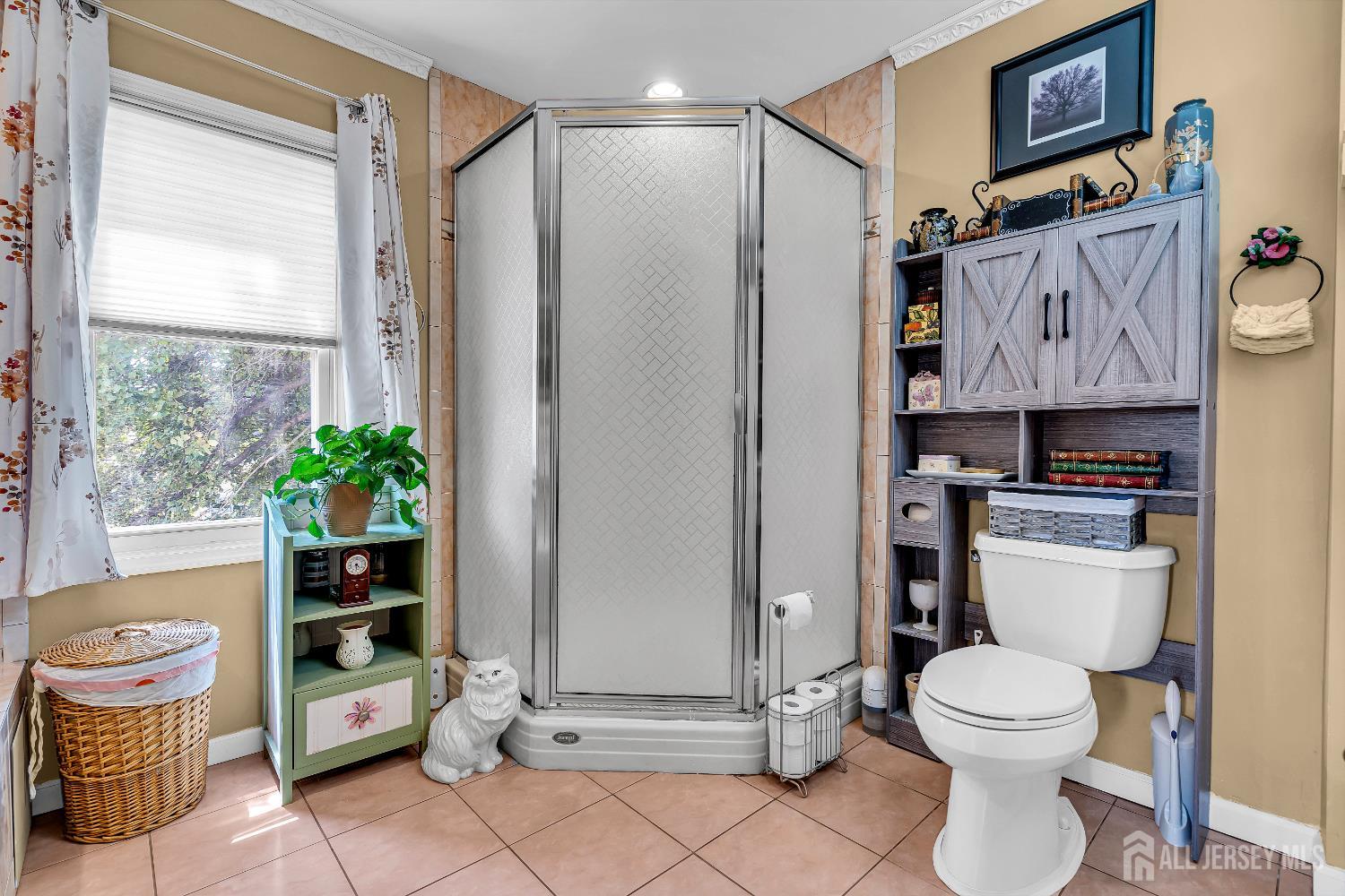 Woodbridge Proper, New Jersey, 07095, United States, 5 Bedrooms Bedrooms, ,2 BathroomsBathrooms,Residential,For Sale,1906051