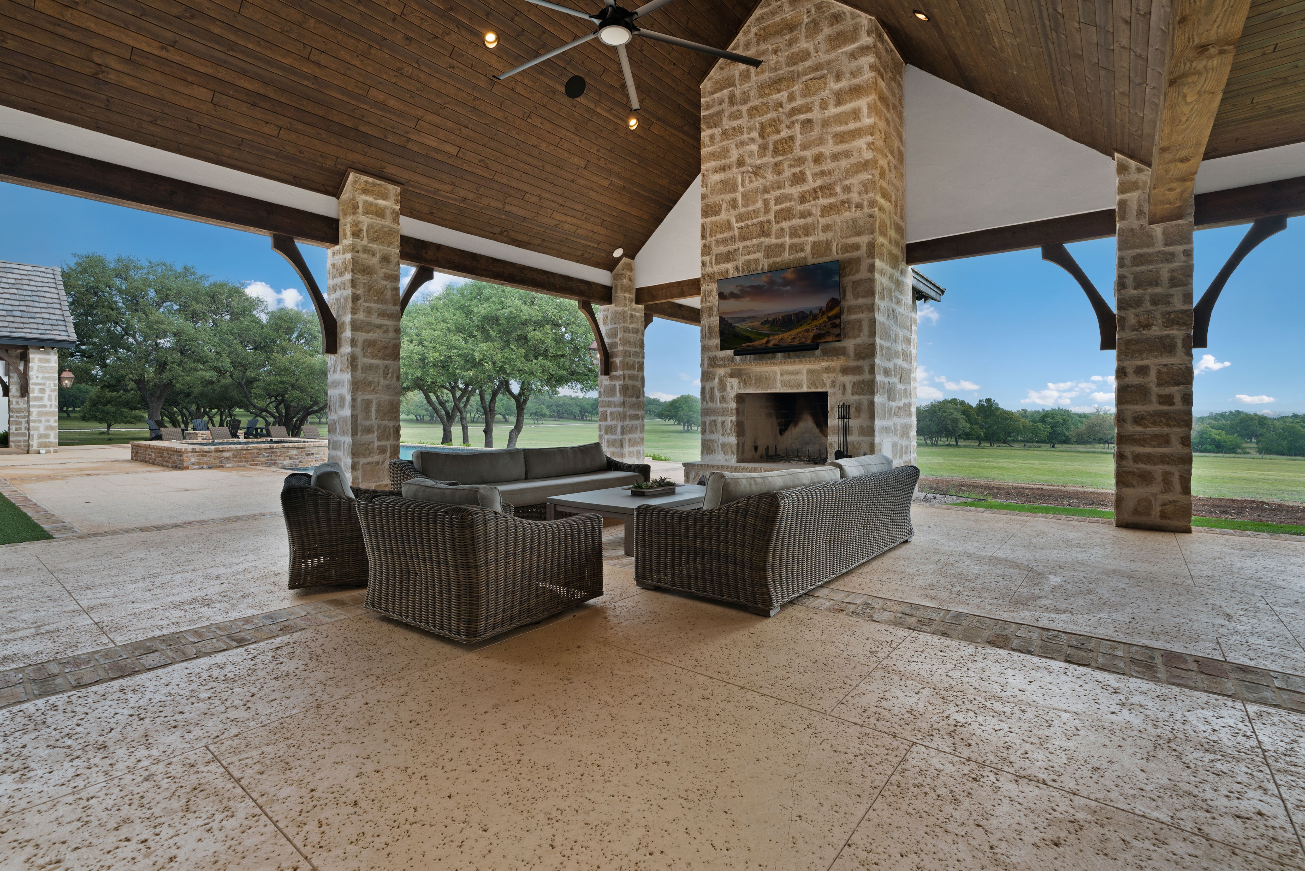  Rolling Oaks Ranch: The Pinnacle of Private Estate Living - 物件實景
