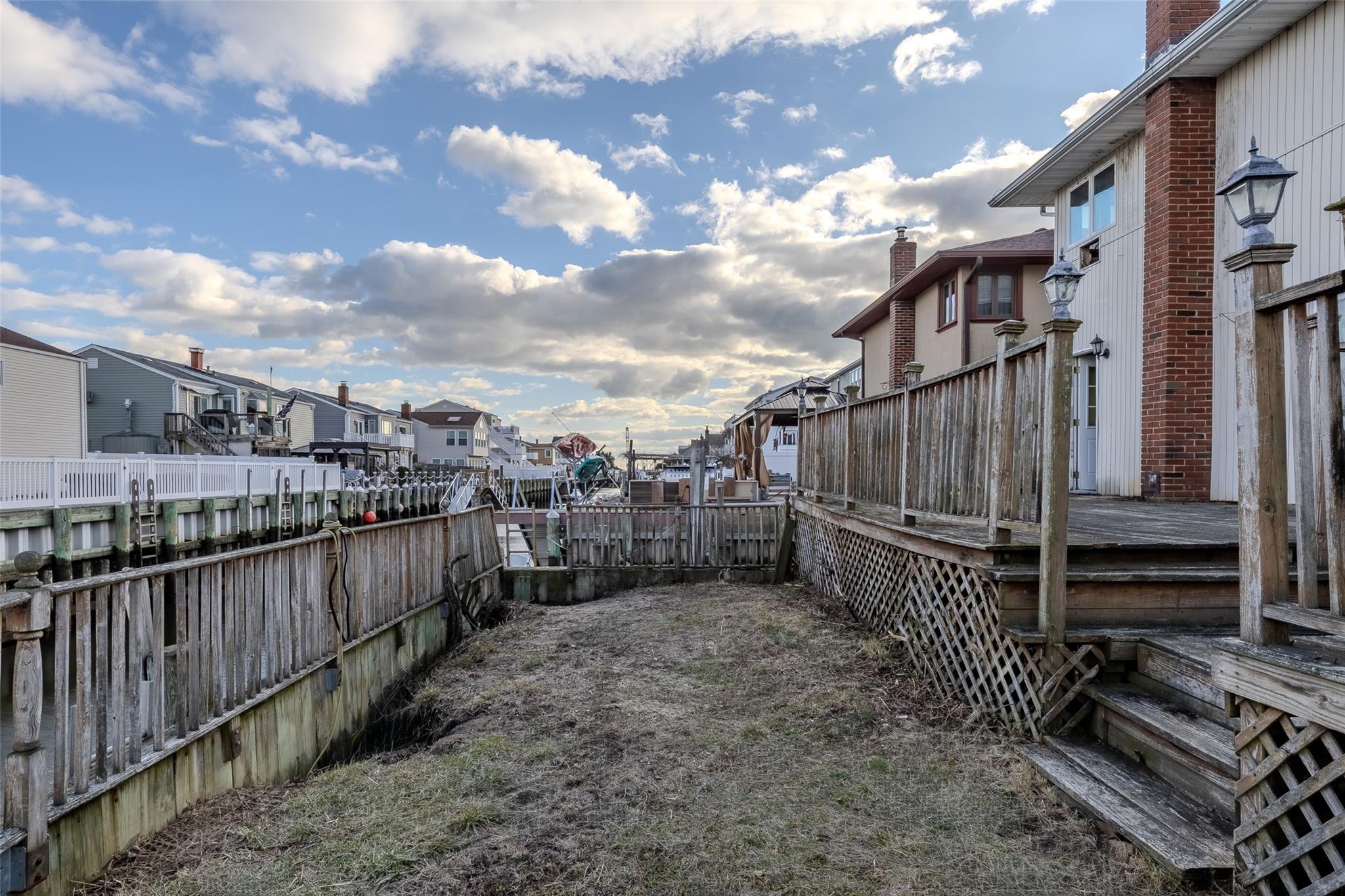 Freeport, New York, 11520, United States, 4 Bedrooms Bedrooms, ,2 BathroomsBathrooms,Residential,For Sale,1893600