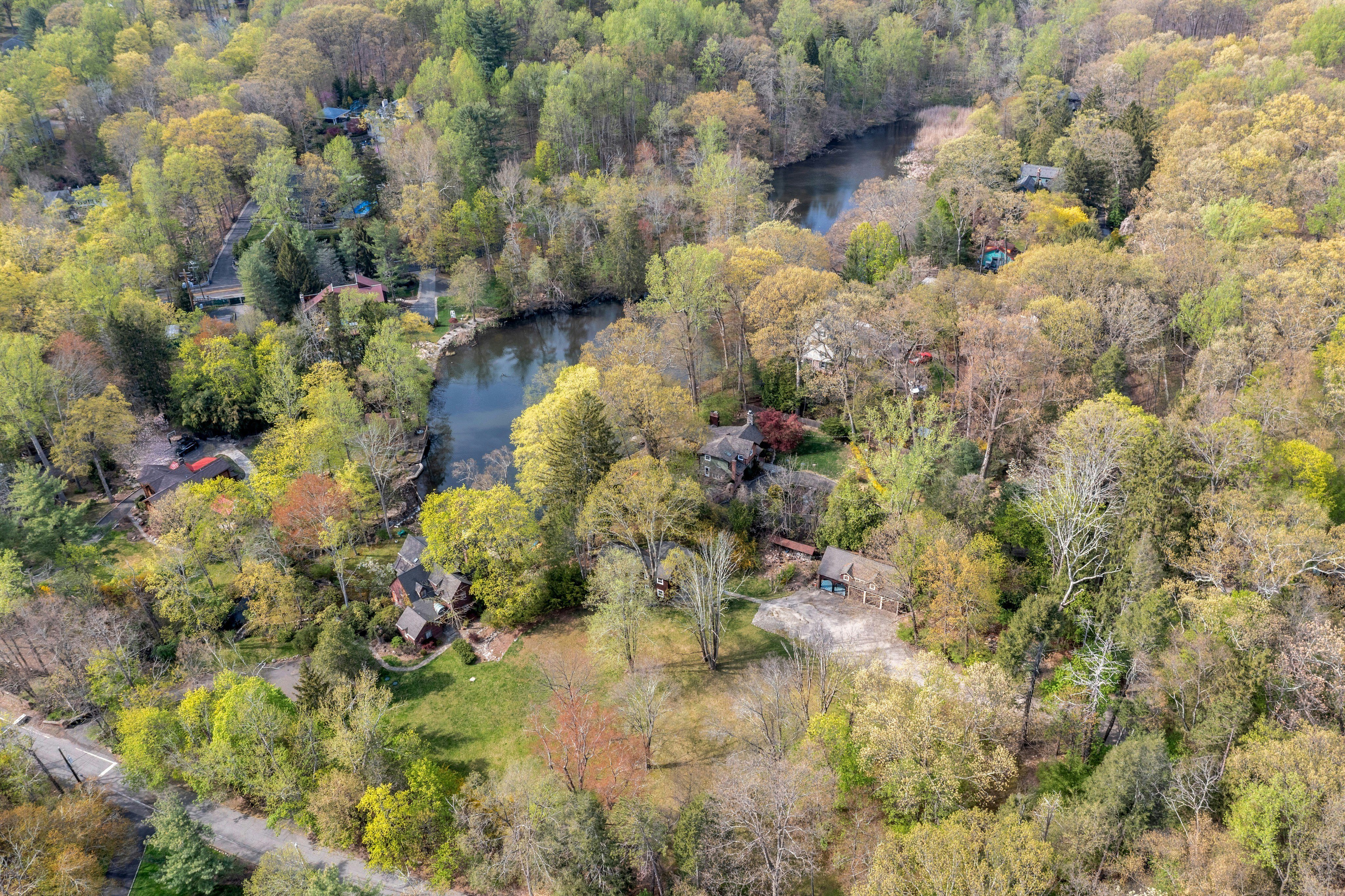 17 Hillside Avenue, Upper Saddle River, NJ 07458