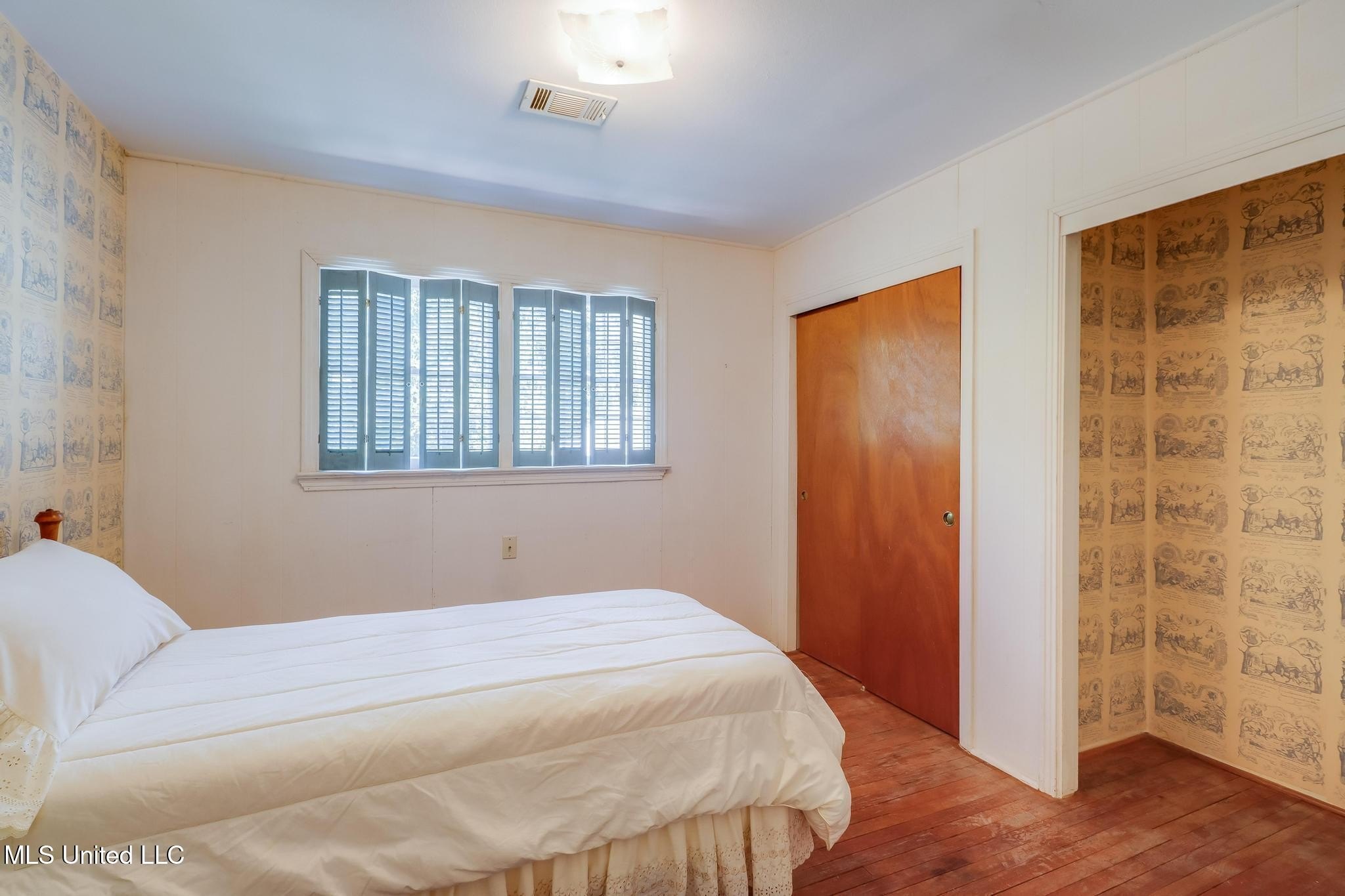 Gulfport, Mississippi, 39507, United States, 4 Bedrooms Bedrooms, ,4 BathroomsBathrooms,Residential,For Sale,1977287