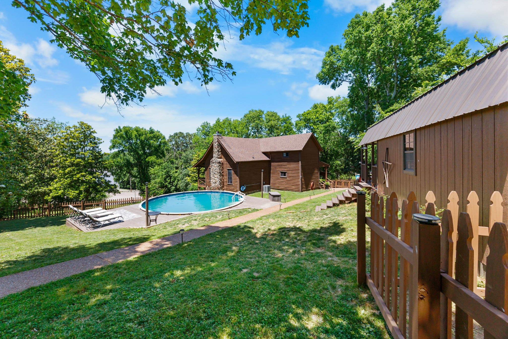 Dover, Tennessee, 37058, United States, 4 Bedrooms Bedrooms, ,3 BathroomsBathrooms,Residential,For Sale,1915564