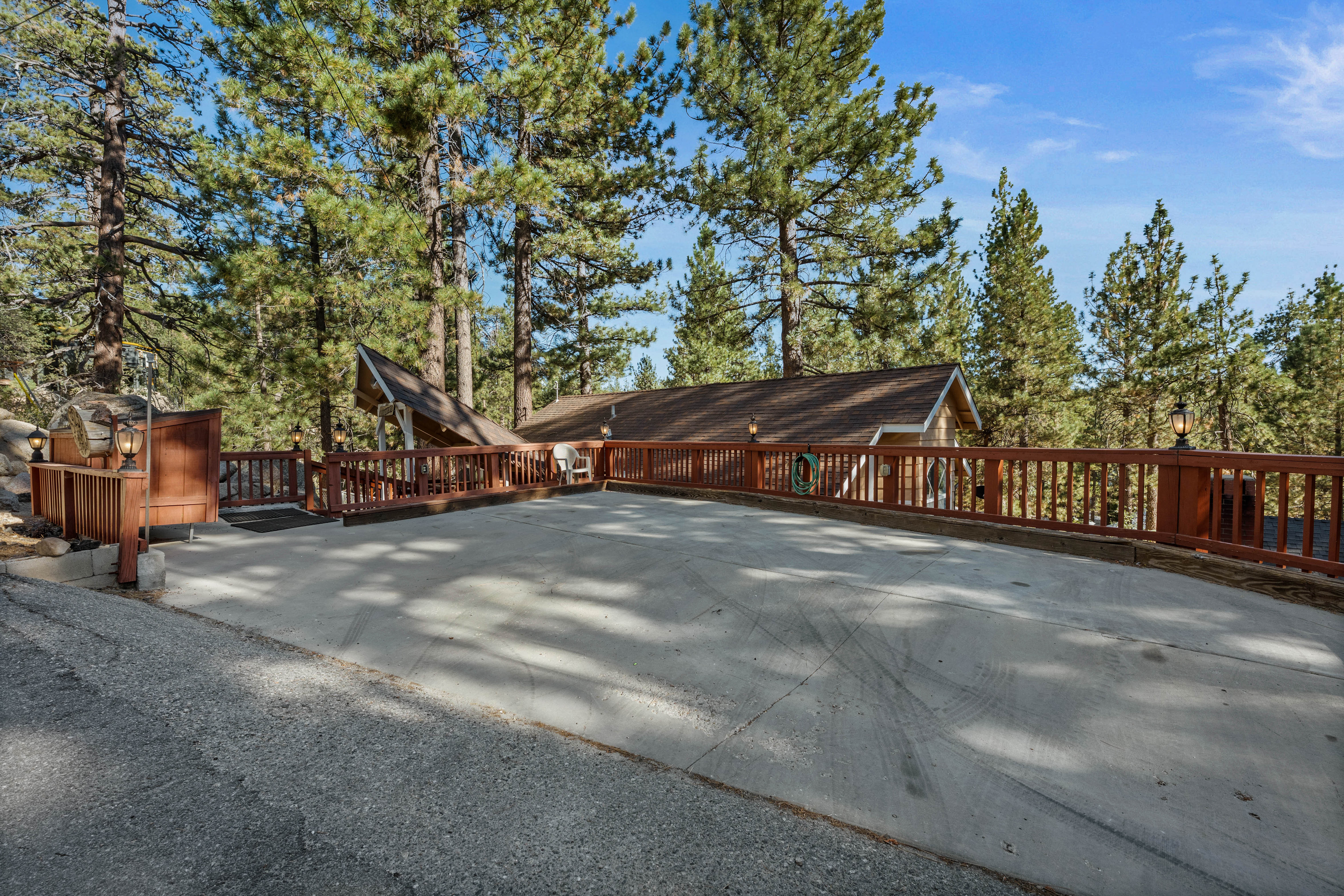  39251 Cedar Dell Road, Fawnskin, CA 92333 - 物件實景