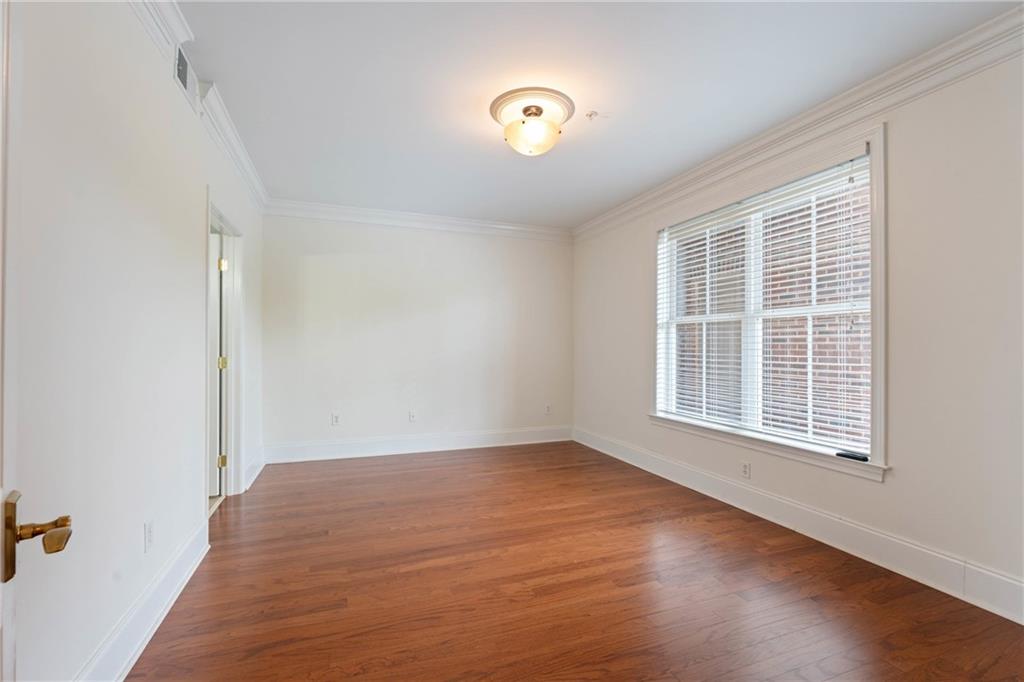 Roswell, Georgia, 30075, United States, 2 Bedrooms Bedrooms, ,3 BathroomsBathrooms,Residential,For Sale,1928798