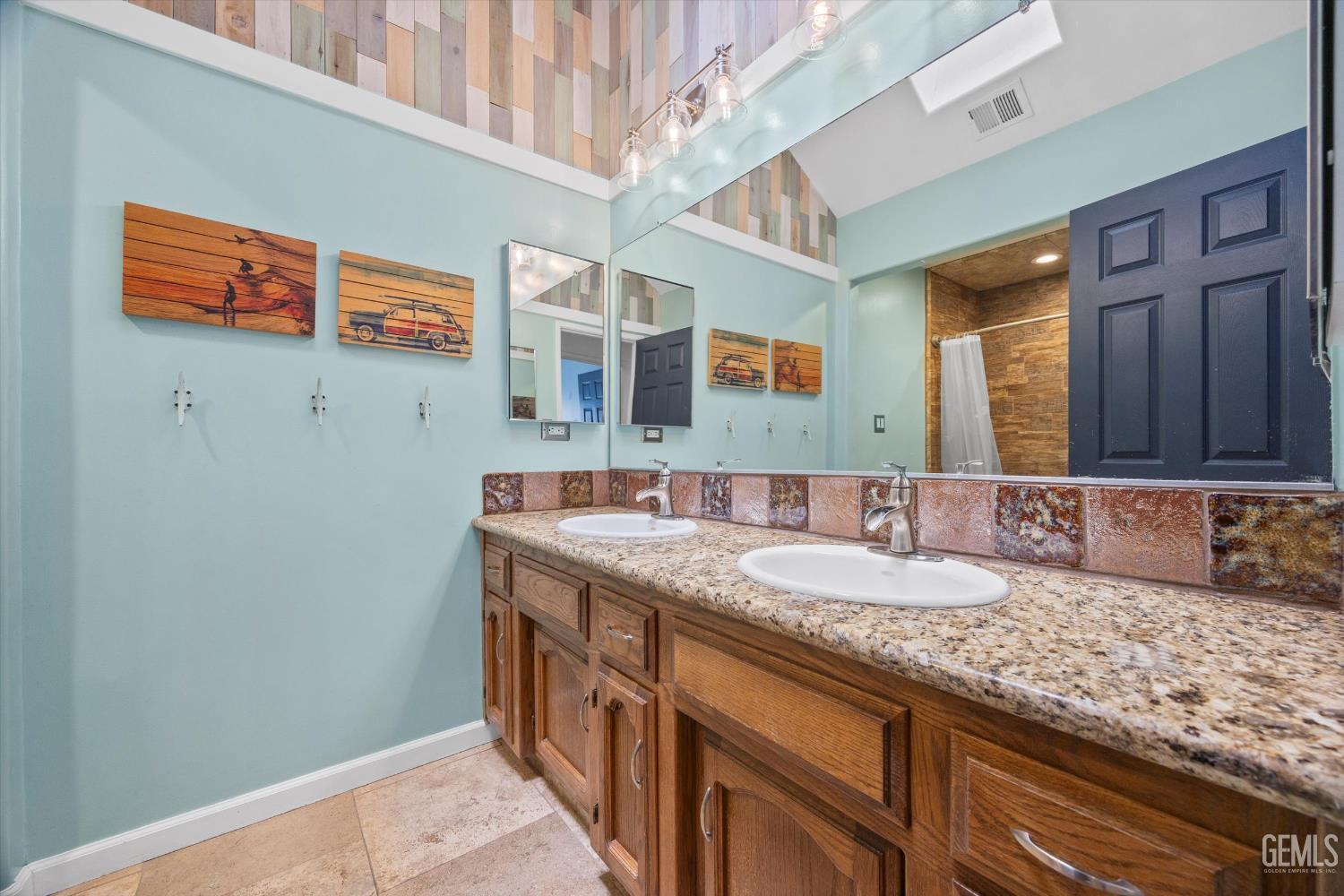 Bakersfield, California, 93312, United States, 4 Bedrooms Bedrooms, ,3 BathroomsBathrooms,Residential,For Sale,1903445