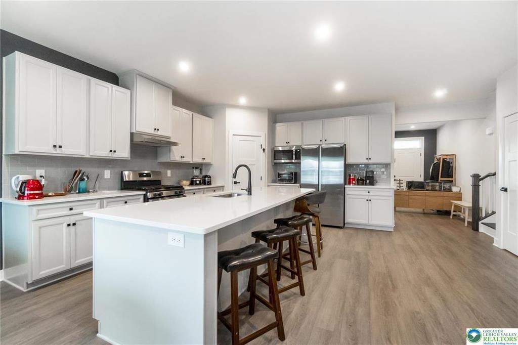 Catasauqua, Pennsylvania, 18032, United States, 5 Bedrooms Bedrooms, ,5 BathroomsBathrooms,Residential,For Sale,2008861