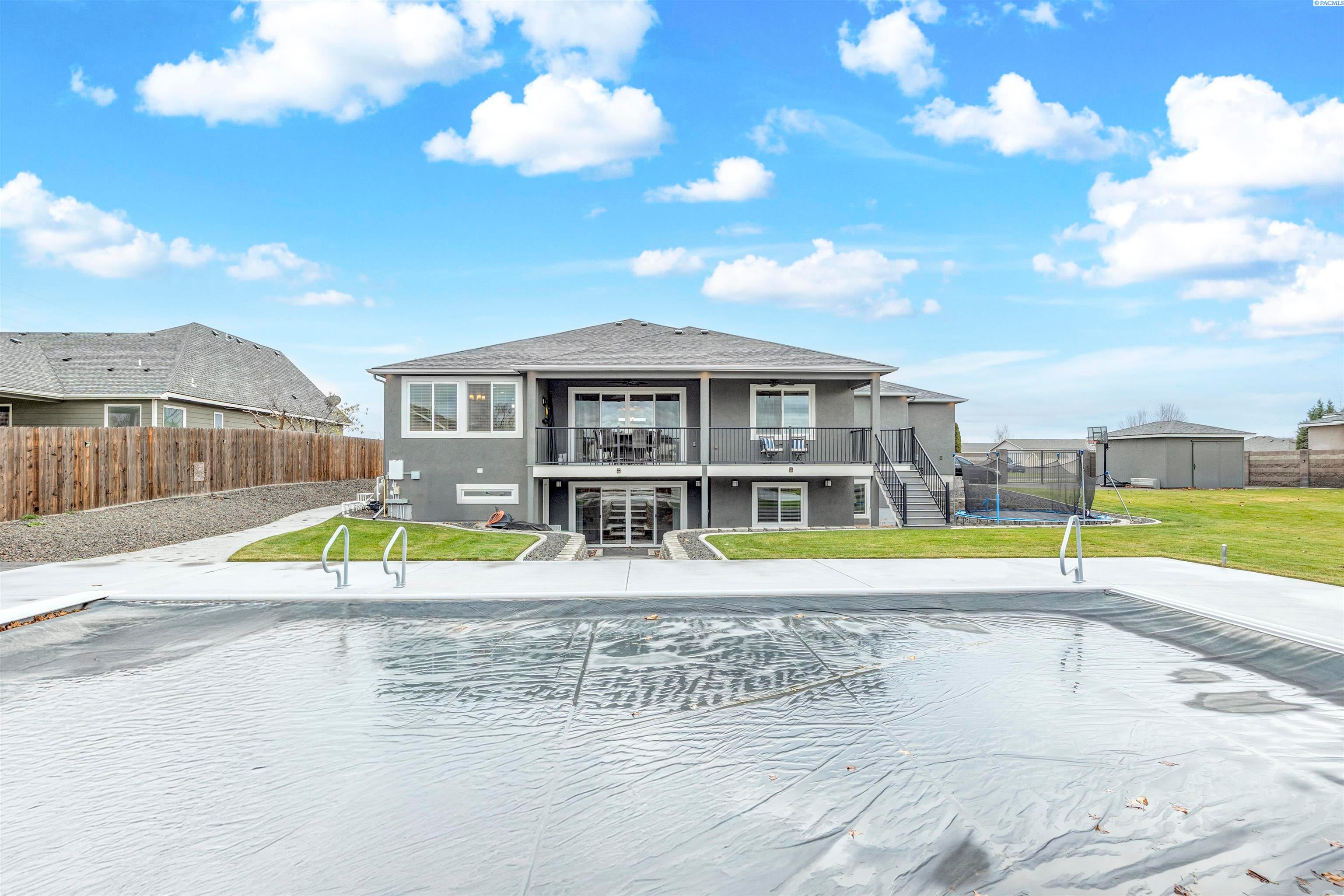 Pasco, Washington, 99301, United States, 6 Bedrooms Bedrooms, ,3 BathroomsBathrooms,Residential,For Sale,2005744