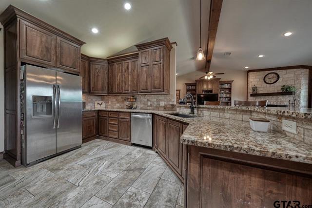 Lindale, Texas, 75771, United States, 4 Bedrooms Bedrooms, ,3 BathroomsBathrooms,Residential,For Sale,1984429