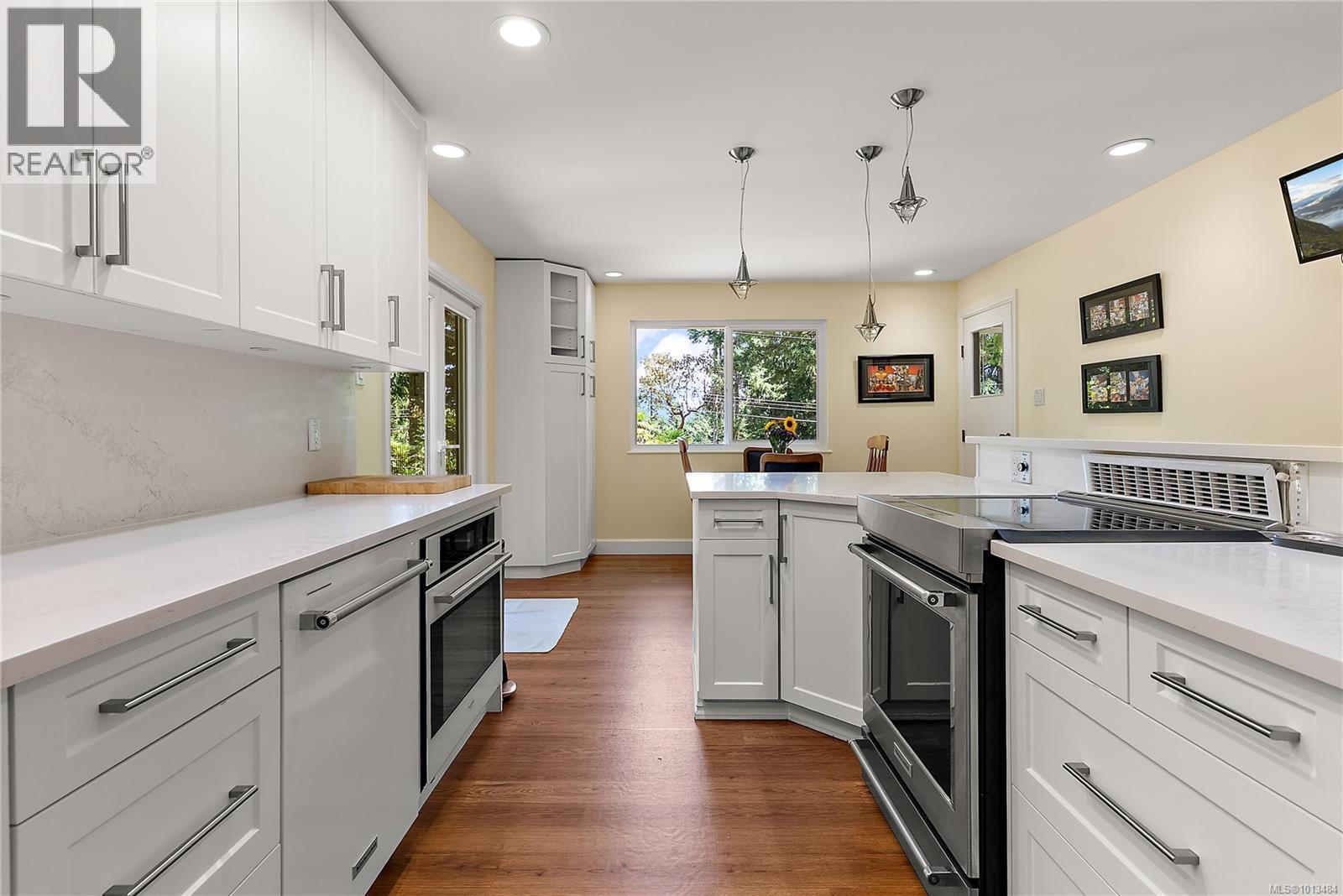 NORTH SAANICH, British Columbia, V8L 5J4, CA, 5 Bedrooms Bedrooms, ,3 BathroomsBathrooms,Residential,For Sale,1949643