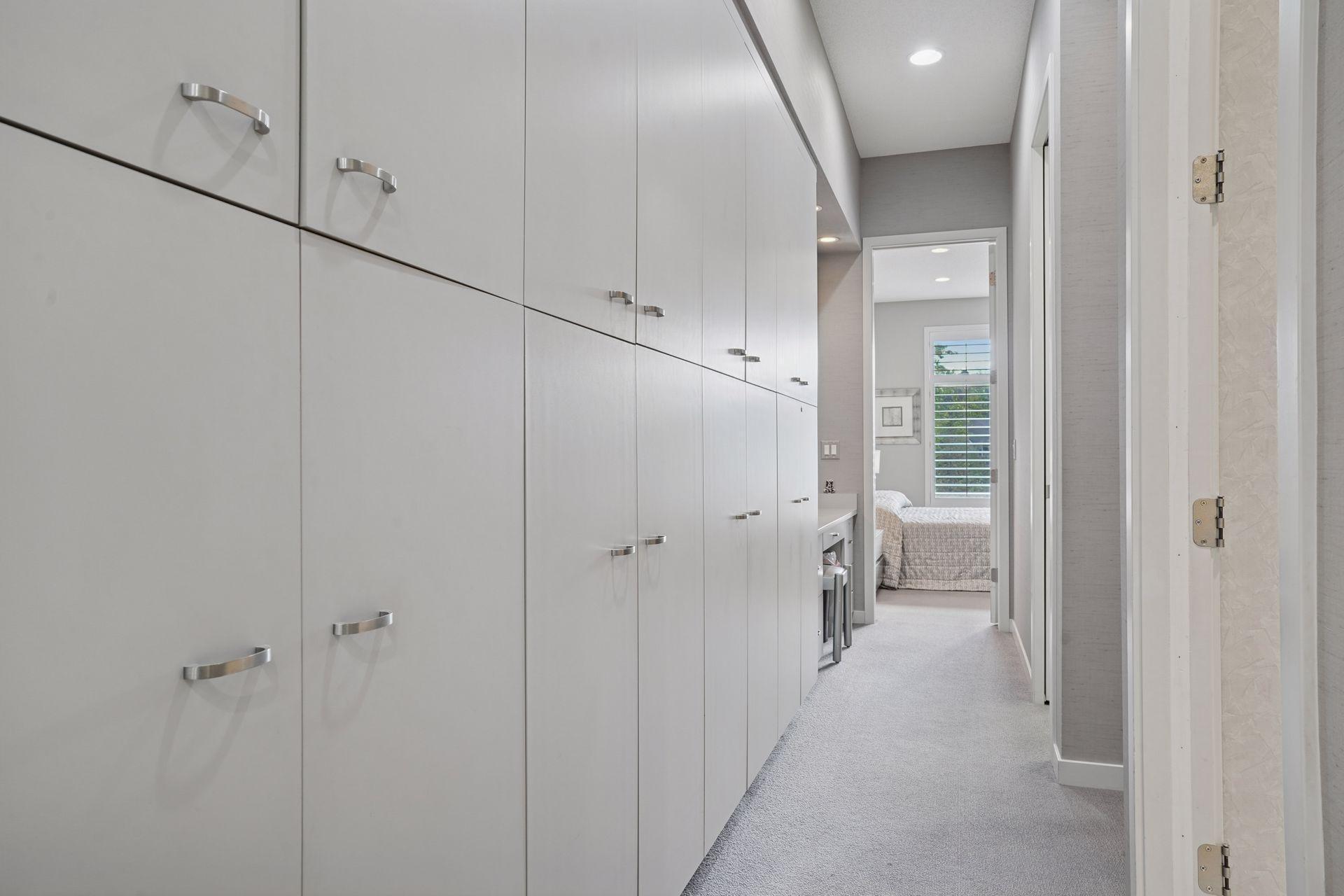 Lilydale, Minnesota, 55118, United States, 3 Bedrooms Bedrooms, ,3 BathroomsBathrooms,Residential,For Sale,1989452