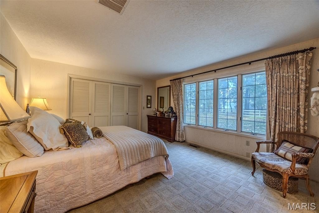 Lebanon, Missouri, 65536, United States, 5 Bedrooms Bedrooms, ,5 BathroomsBathrooms,Residential,For Sale,1973861