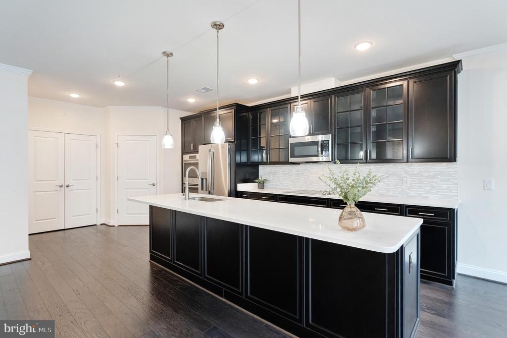 Ashburn, Virginia, 20148, United States, 3 Bedrooms Bedrooms, ,2 BathroomsBathrooms,Residential,For Sale,1977390