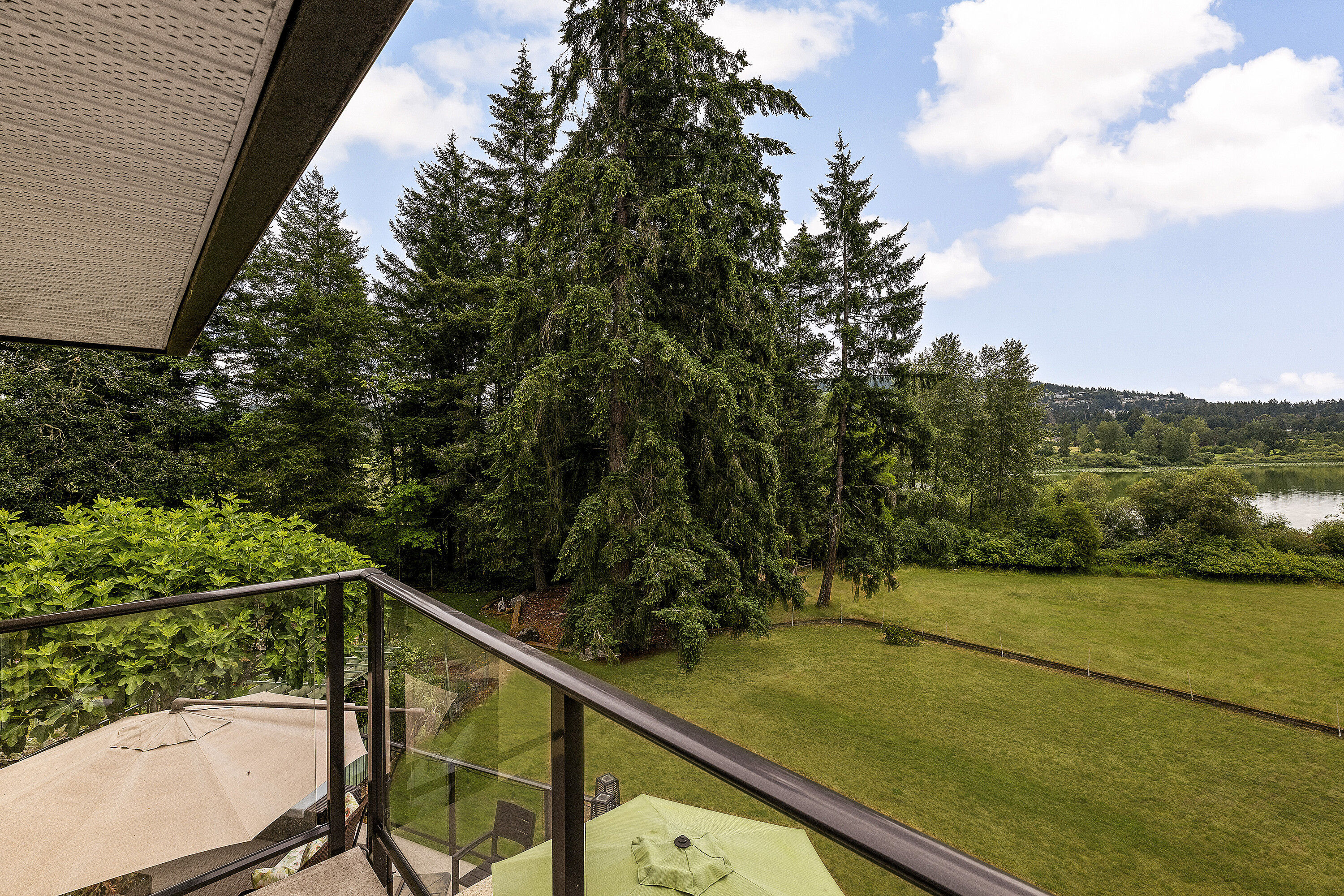  Remarkable Lakefront Estate - 物件實景