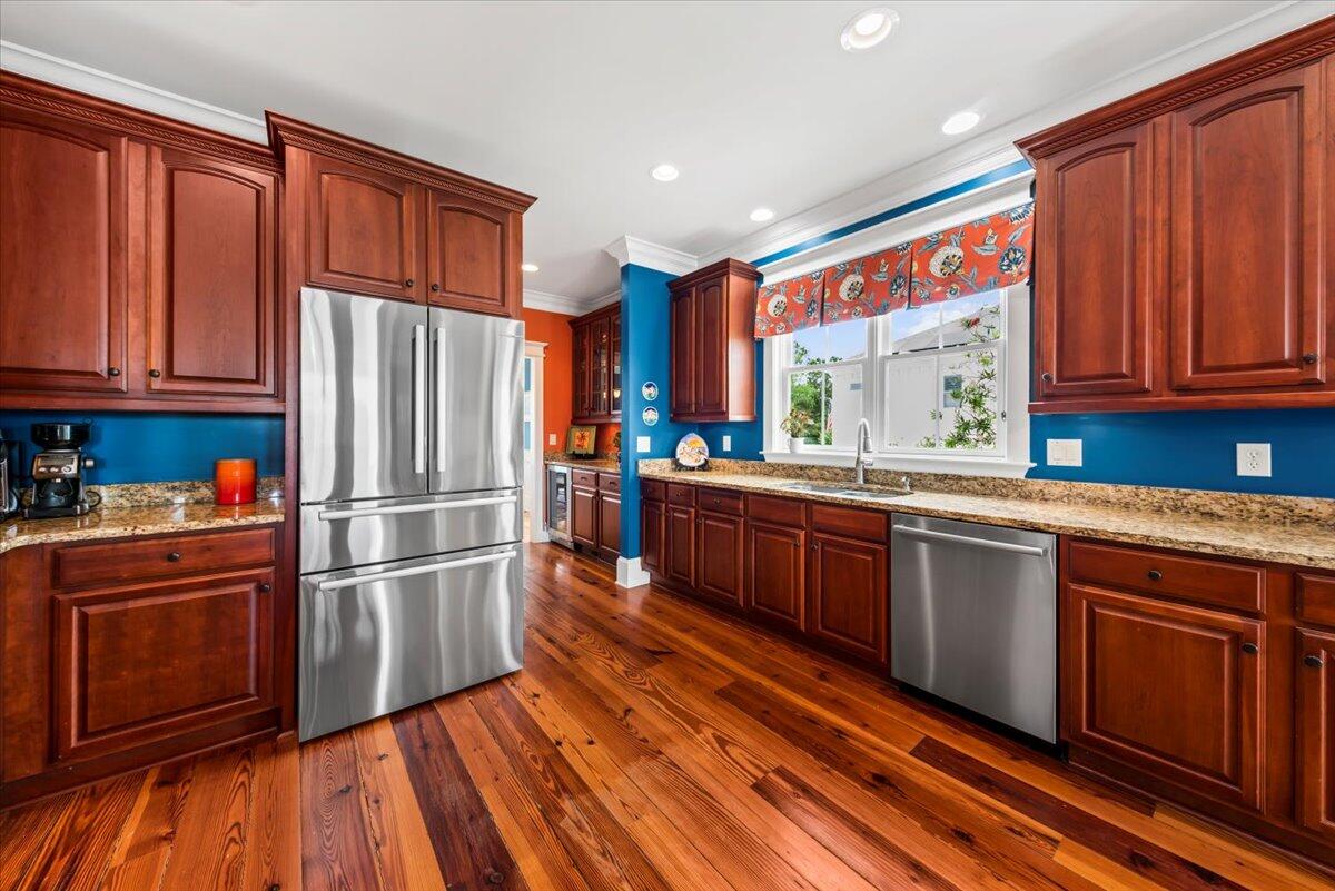 Mount Pleasant, South Carolina, 29466, United States, 4 Bedrooms Bedrooms, ,4 BathroomsBathrooms,Residential,For Sale,1838188