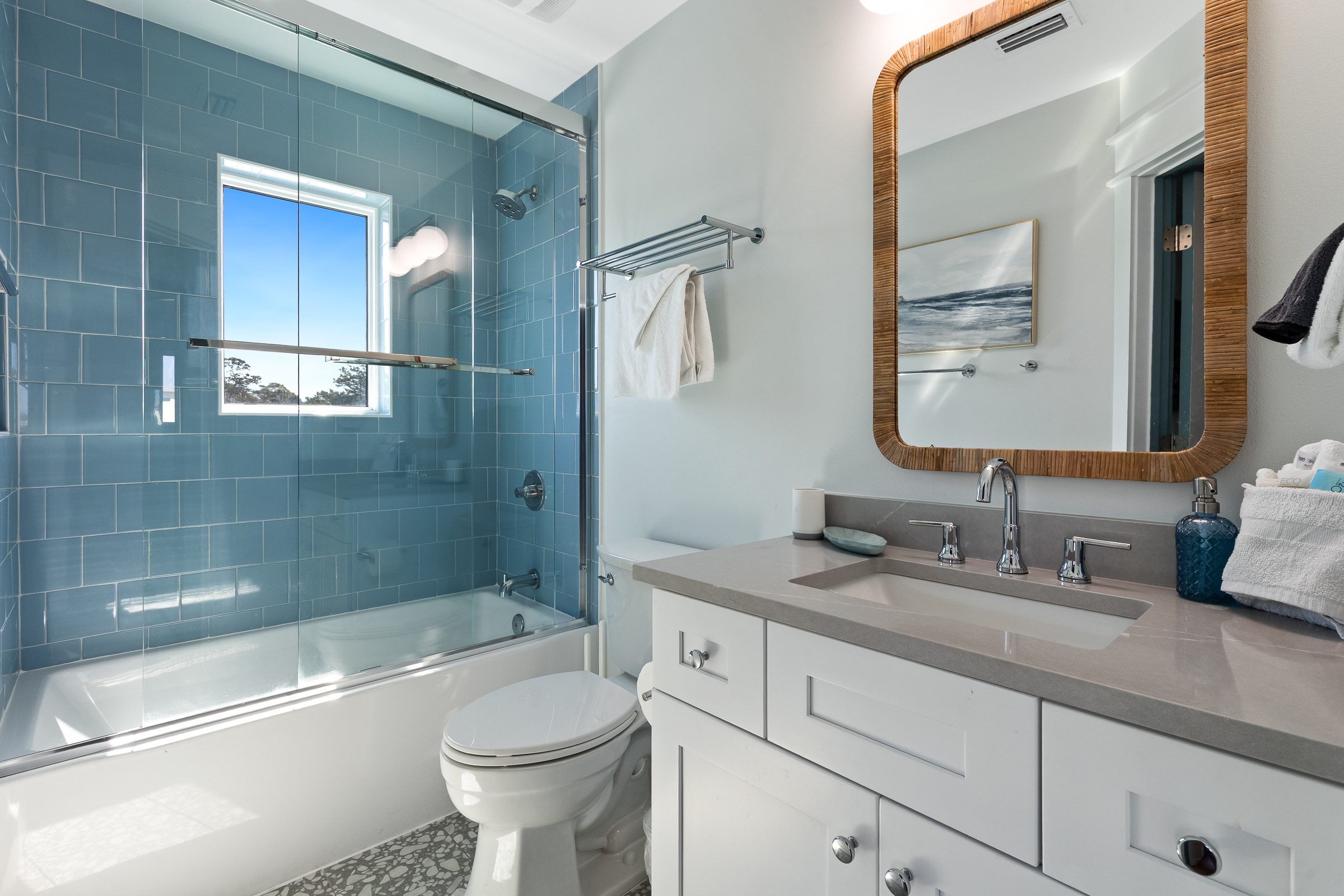  Grand Coastal Retreat With Carriage House And Resort-Style Pool - 物件實景