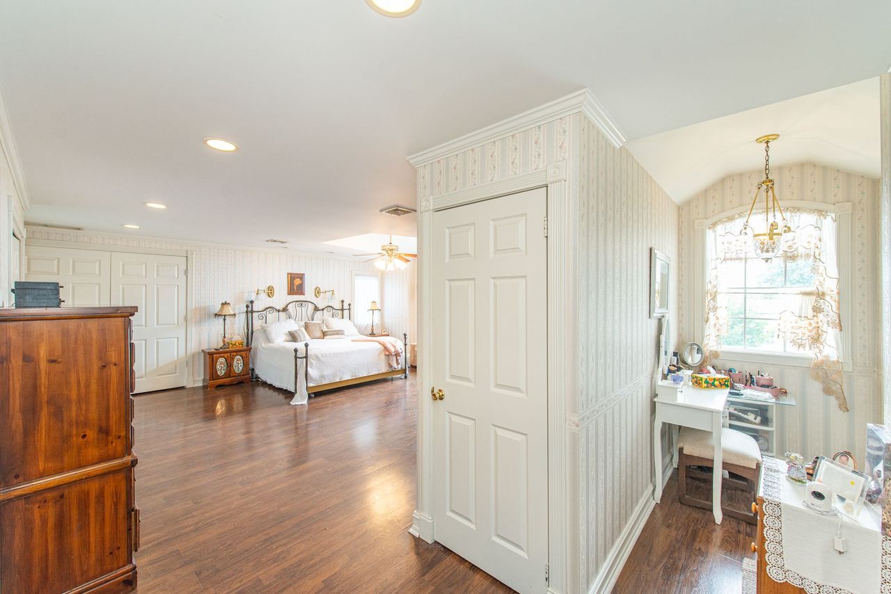 Wood Ridge, New Jersey, 07075, United States, 4 Bedrooms Bedrooms, ,4 BathroomsBathrooms,Residential,For Sale,1978112