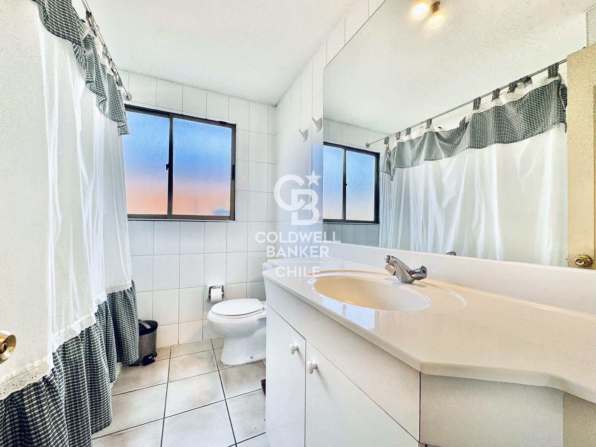 Lo Barnechea, Chile, 5 Bedrooms Bedrooms, ,4 BathroomsBathrooms,Residential,For Sale,1926561