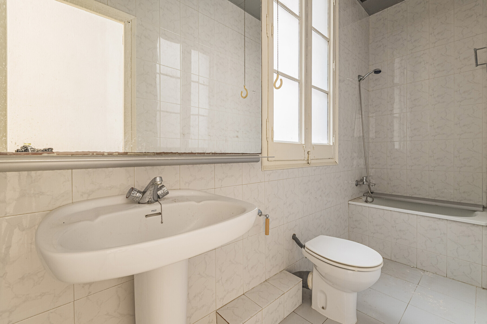  Historical apartment to renovate on prime location in Eixample - 物件實景