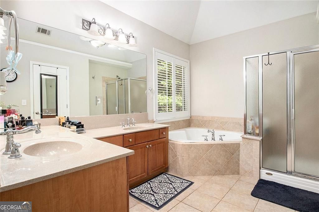 Buford, Georgia, 30518, United States, 7 Bedrooms Bedrooms, ,4 BathroomsBathrooms,Residential,For Sale,1964442