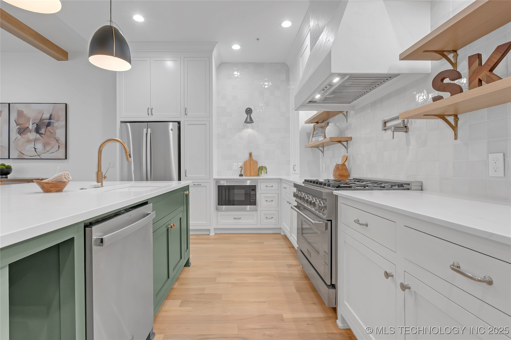 Tulsa, Oklahoma, 74120, United States, 3 Bedrooms Bedrooms, ,3 BathroomsBathrooms,Residential,For Sale,1989379