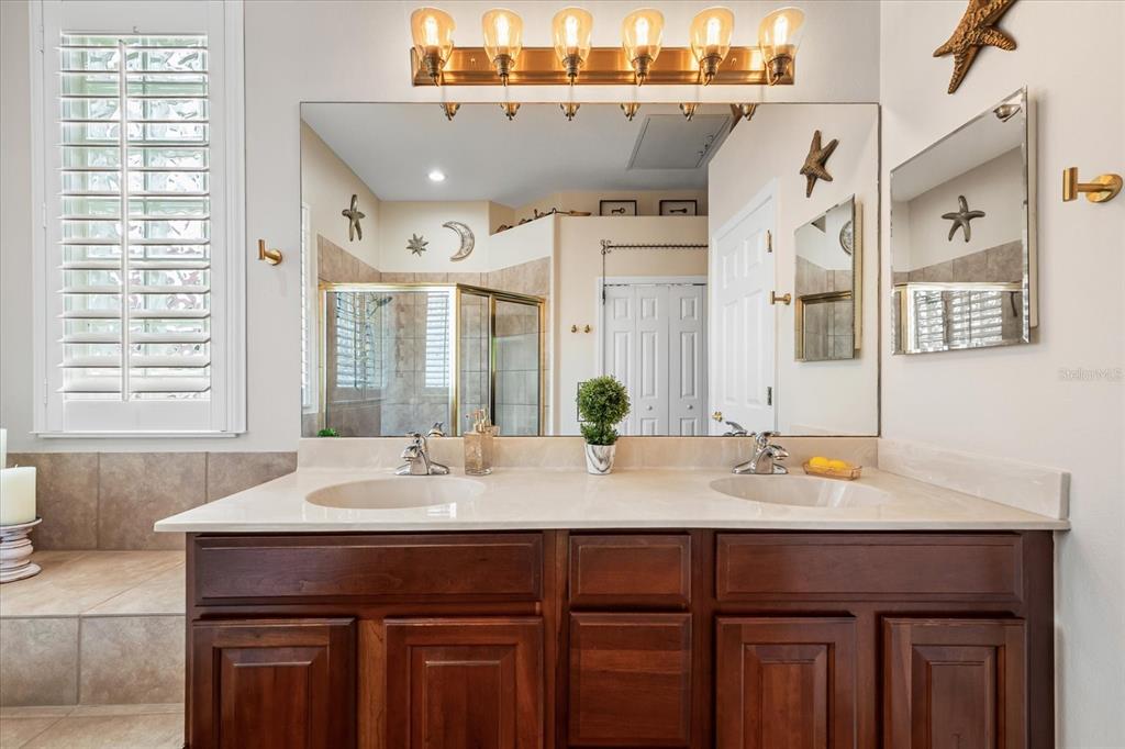 Bradenton, Florida, 34212, United States, 2 Bedrooms Bedrooms, ,2 BathroomsBathrooms,Residential,For Sale,1916954