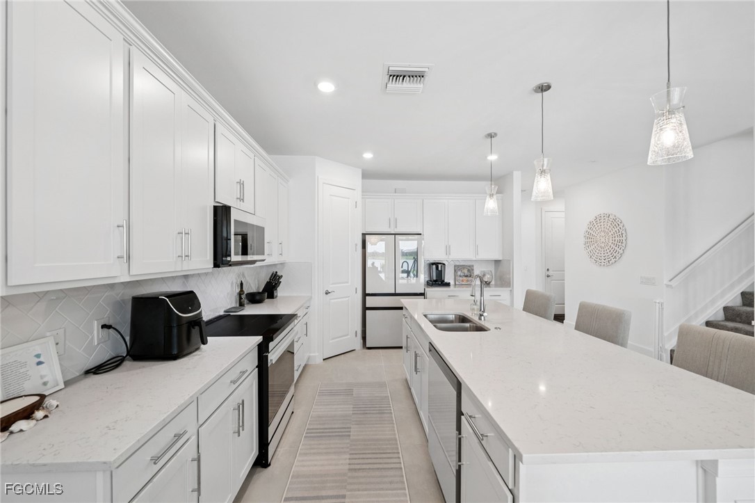 Alva, Florida, 33920, United States, 4 Bedrooms Bedrooms, ,3 BathroomsBathrooms,Residential,For Sale,1921025