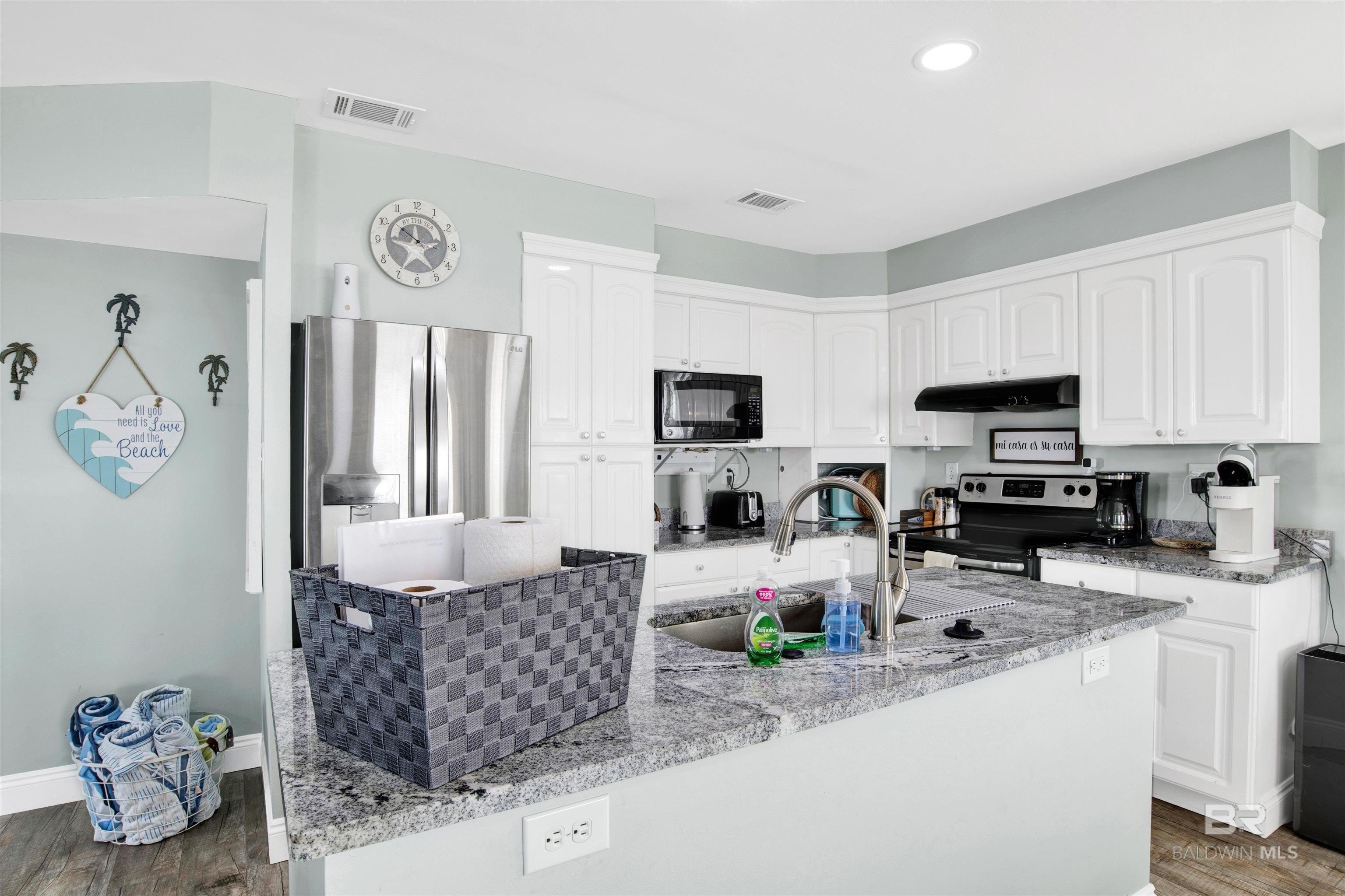 Gulf Shores, Alabama, 36542, United States, 4 Bedrooms Bedrooms, ,3 BathroomsBathrooms,Residential,For Sale,2034151