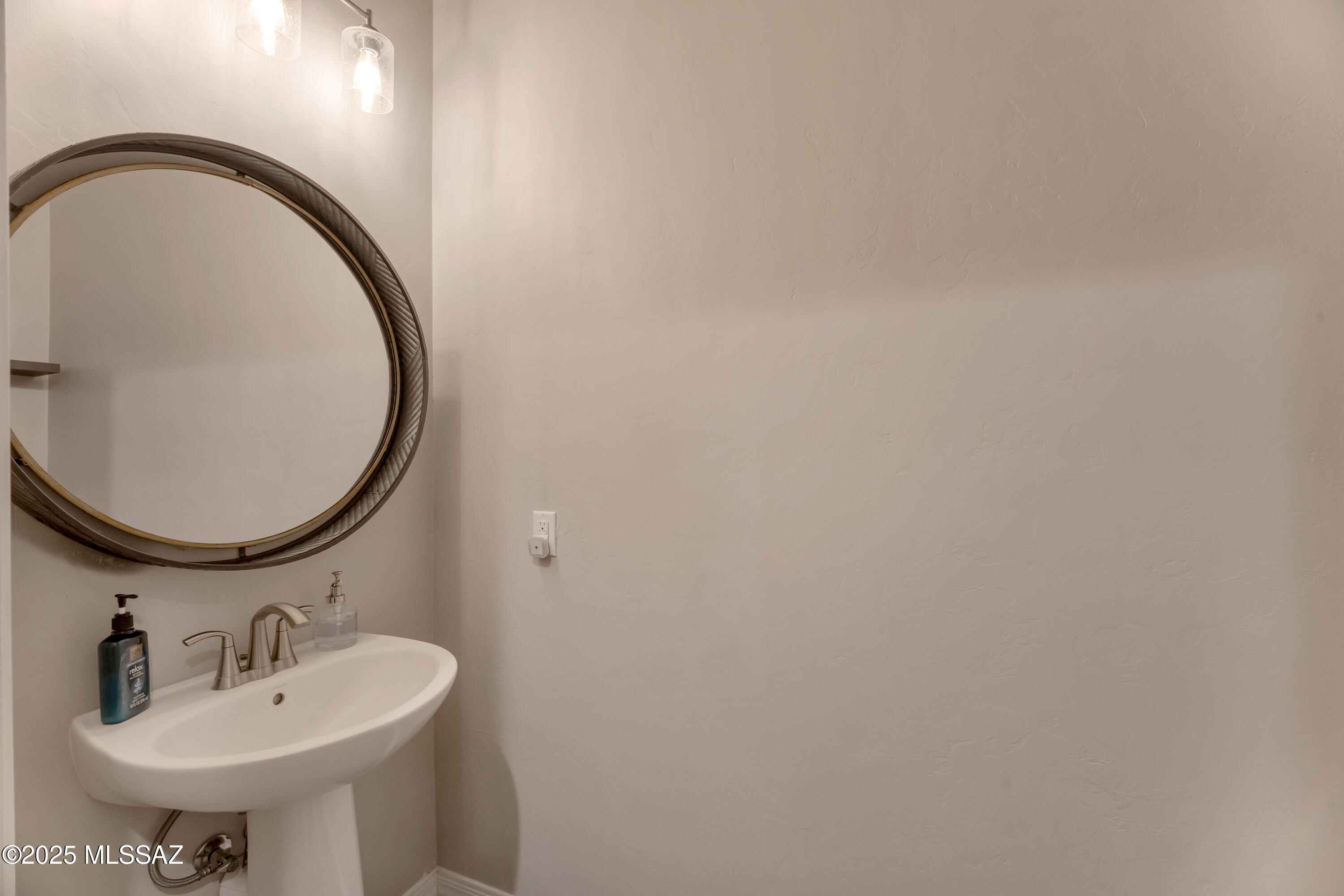 Tucson, Arizona, 85742, United States, 4 Bedrooms Bedrooms, ,4 BathroomsBathrooms,Residential,For Sale,2003188