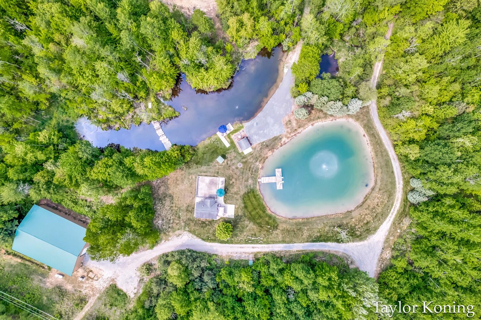 Hart, Michigan, 49420, United States, 2 Bedrooms Bedrooms, ,2 BathroomsBathrooms,Residential,For Sale,1949749