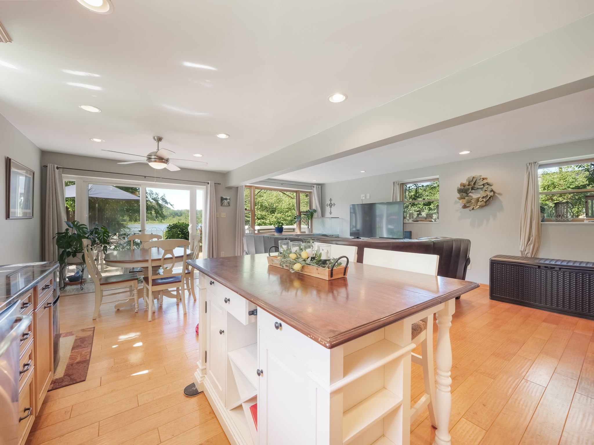Frankford Twp, New Jersey, 07826, United States, 9 Bedrooms Bedrooms, ,2 BathroomsBathrooms,Residential,For Sale,1887211