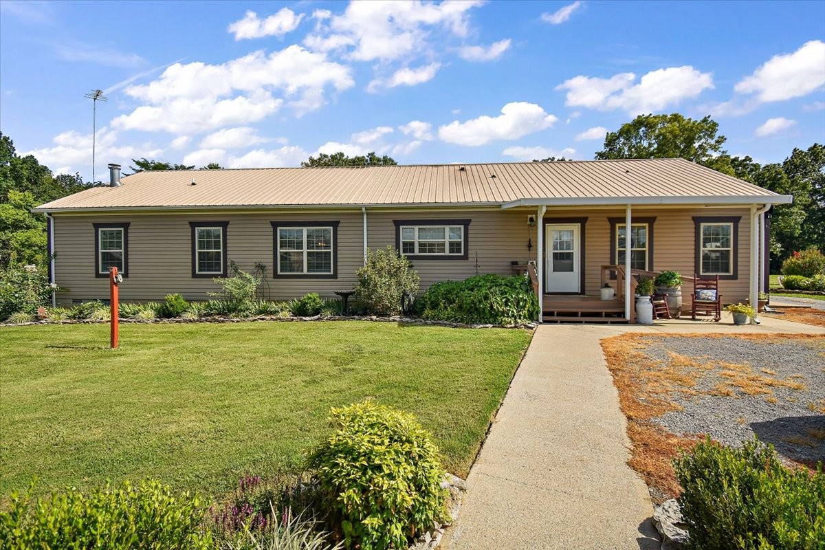 Readyville, Tennessee, 37149, United States, 3 Bedrooms Bedrooms, ,2 BathroomsBathrooms,Residential,For Sale,1903533