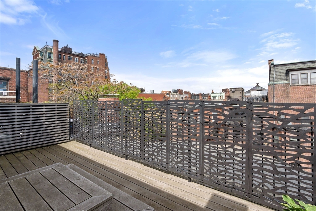 Boston, Massachusetts, 02115, United States, 2 Bedrooms Bedrooms, ,3 BathroomsBathrooms,Residential,For Sale,1818698