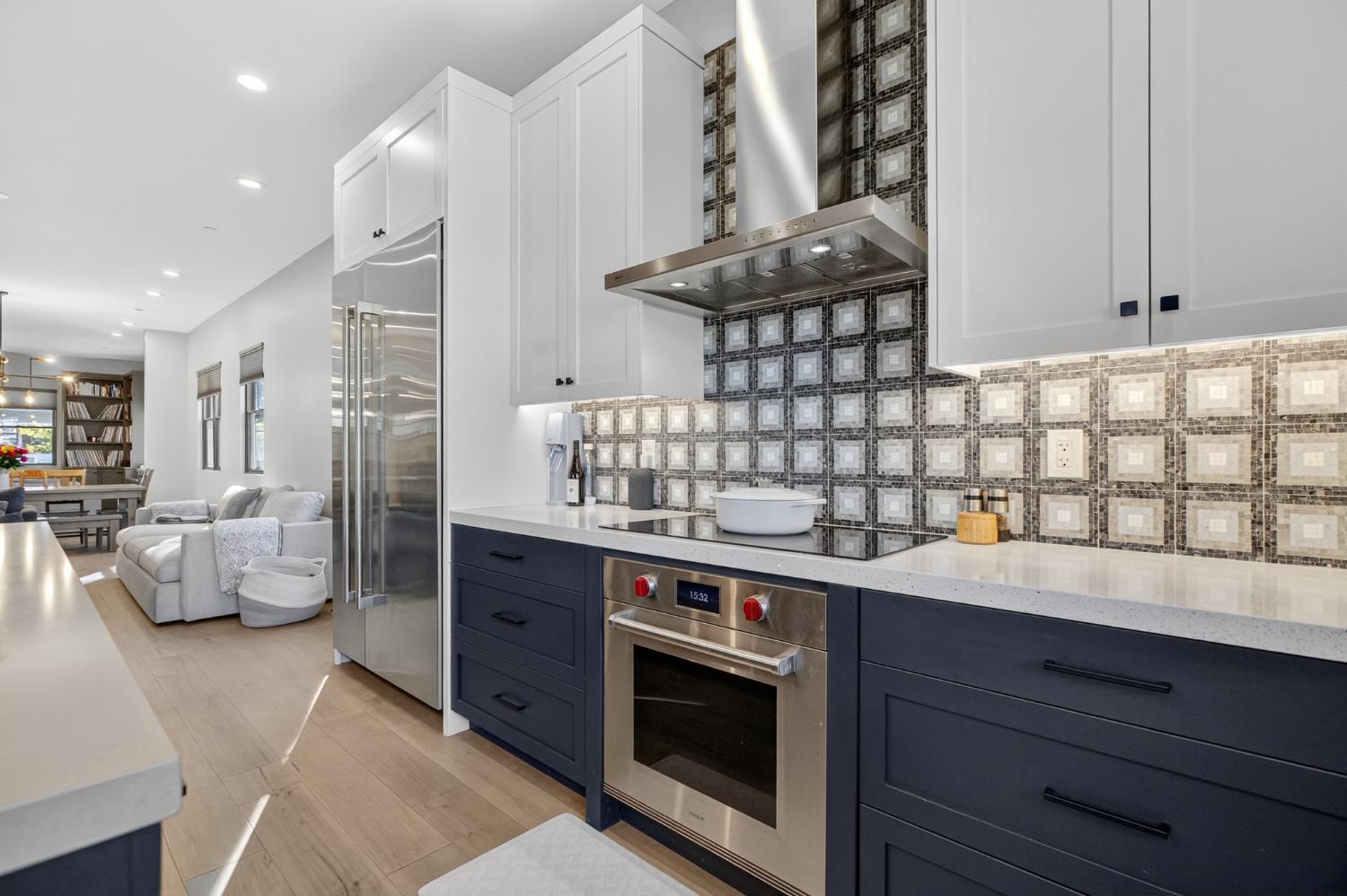 Sacramento, California, 95816, United States, 3 Bedrooms Bedrooms, ,5 BathroomsBathrooms,Residential,For Sale,1978117