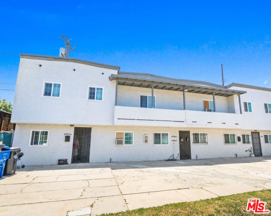 Los Angeles, California, 90003, United States, 9 Bedrooms Bedrooms, ,Residential,For Sale,1940130