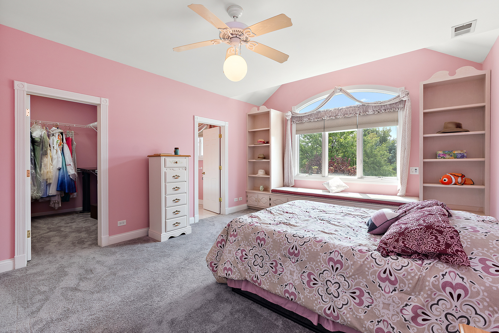 Orland Park, Illinois, 60467, United States, 5 Bedrooms Bedrooms, ,6 BathroomsBathrooms,Residential,For Sale,1976652