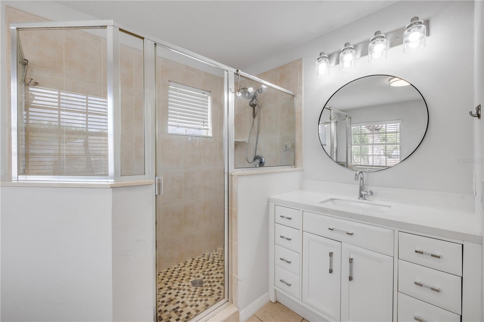 ORLANDO, Florida, 32835, United States, 4 Bedrooms Bedrooms, ,3 BathroomsBathrooms,Residential,For Sale,1885339