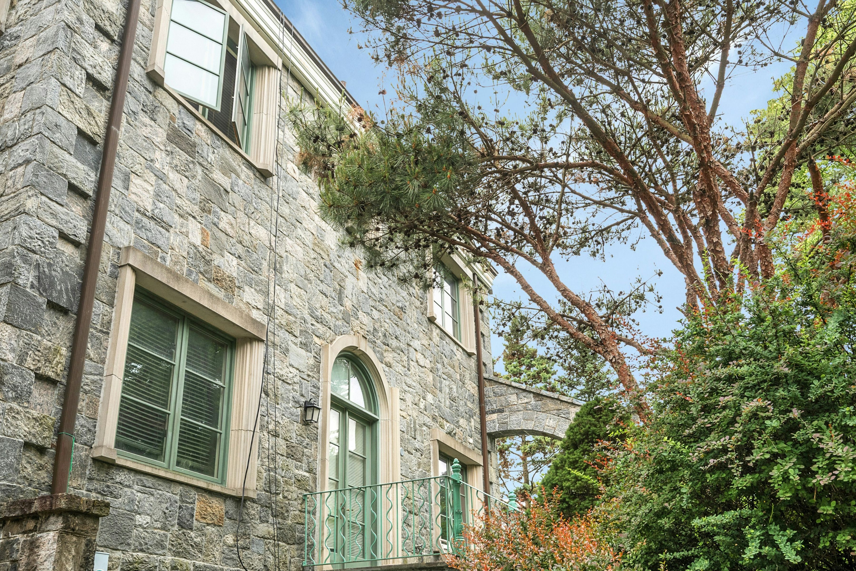  5440 Independence Avenue - 物件實景