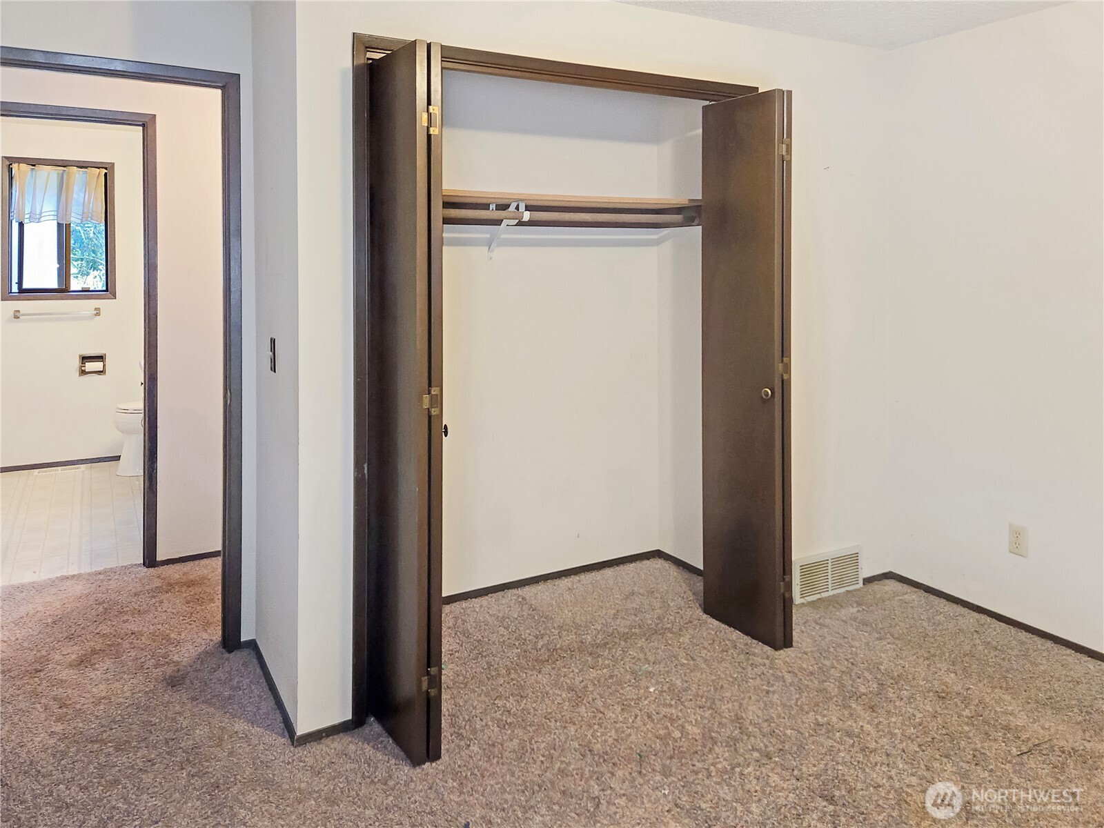 Oak Harbor, Washington, 98277, United States, 3 Bedrooms Bedrooms, ,2 BathroomsBathrooms,Residential,For Sale,1868757