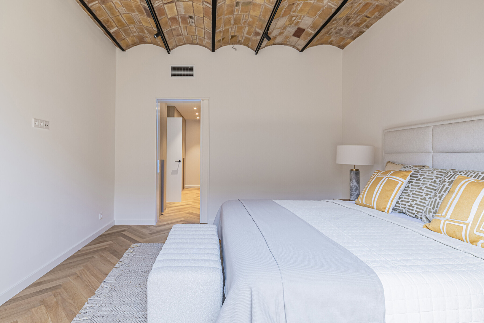  Elegant refurbished apartment of 221 m² in the Quadrat d