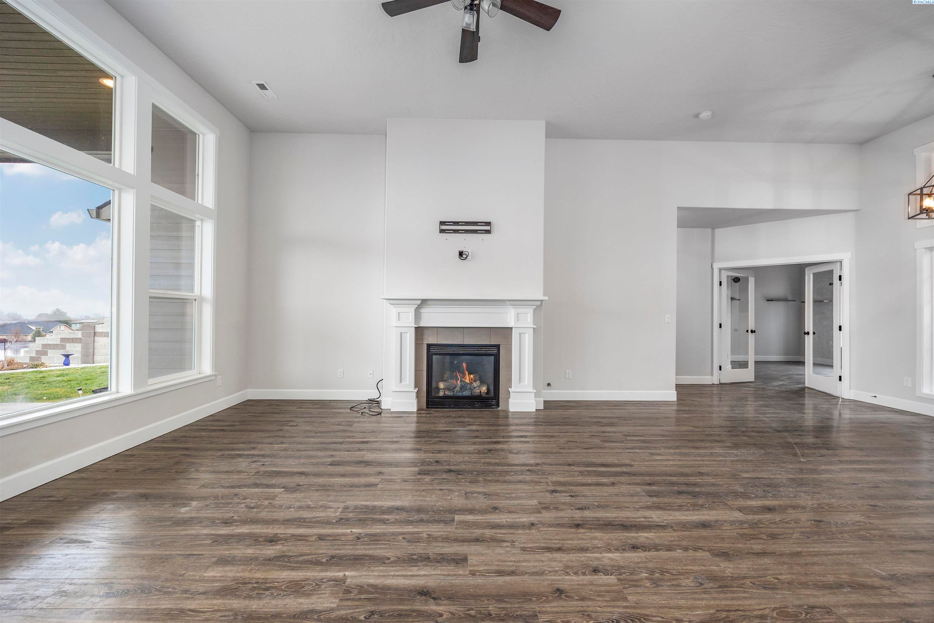 Kennewick, Washington, 99337, United States, 3 Bedrooms Bedrooms, ,1 BathroomBathrooms,Residential,For Sale,2012614