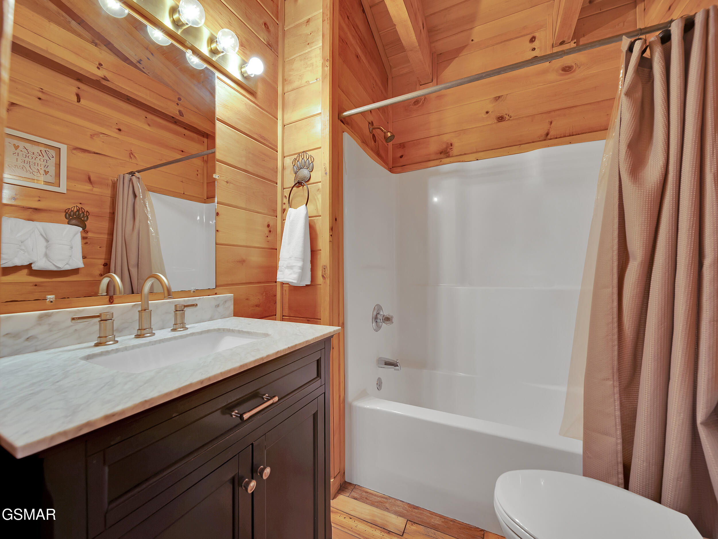 Gatlinburg, Tennessee, 37738, United States, 2 Bedrooms Bedrooms, ,2 BathroomsBathrooms,Residential,For Sale,1930738