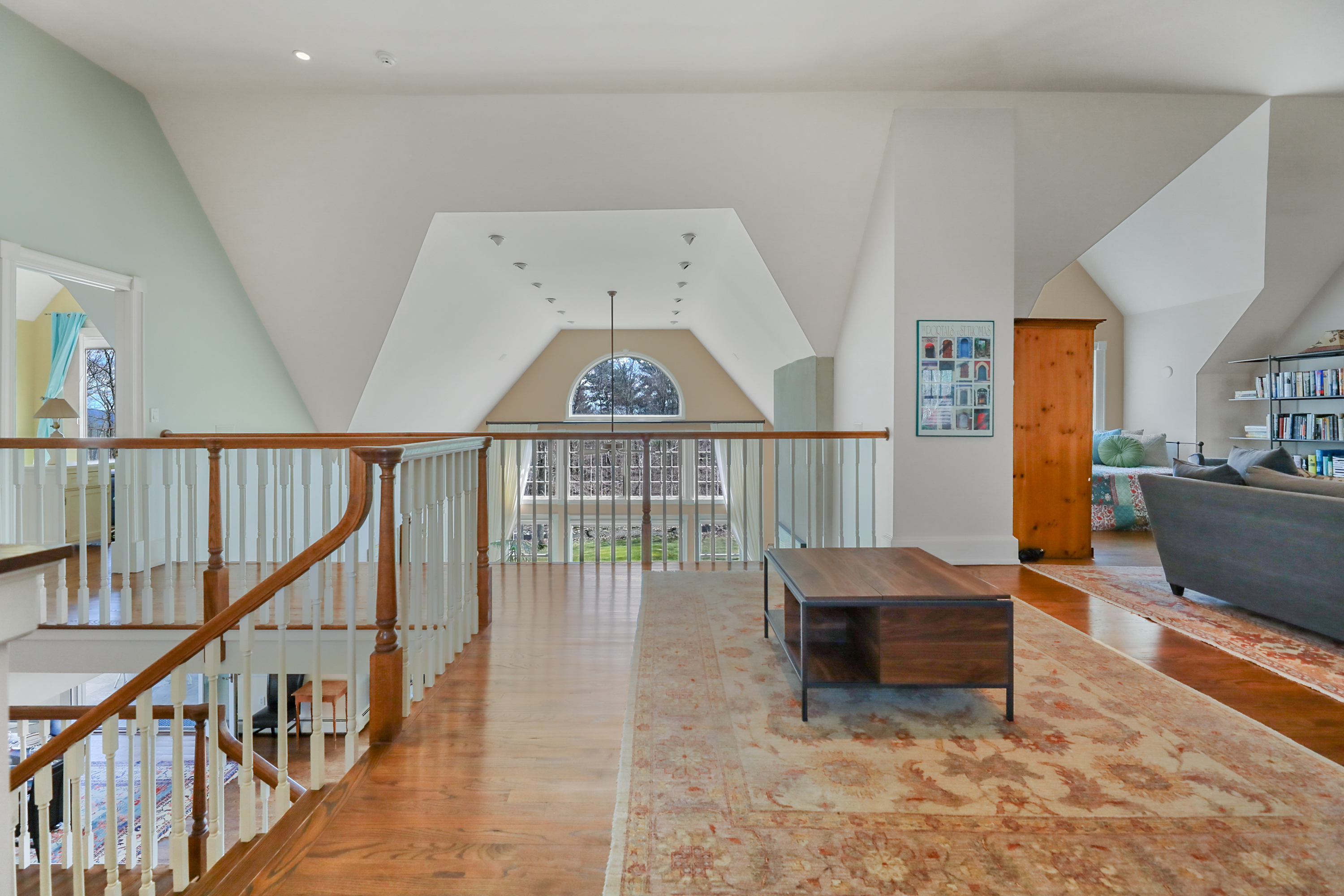  Exquisite Tudor Estate Set on 18+ Breathtaking Acres with Stunning Panoramic Vie - 物件實景