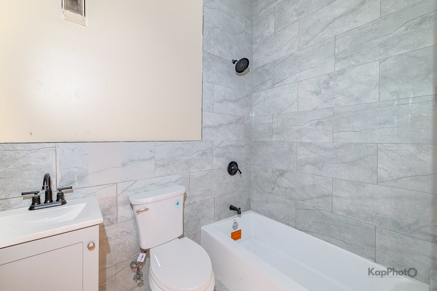 Chicago, Illinois, 60624, United States, 9 Bedrooms Bedrooms, ,Residential,For Sale,1905633