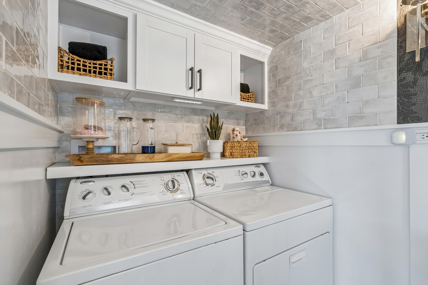  Immaculate and Updated Split Level Residence - 物件實景