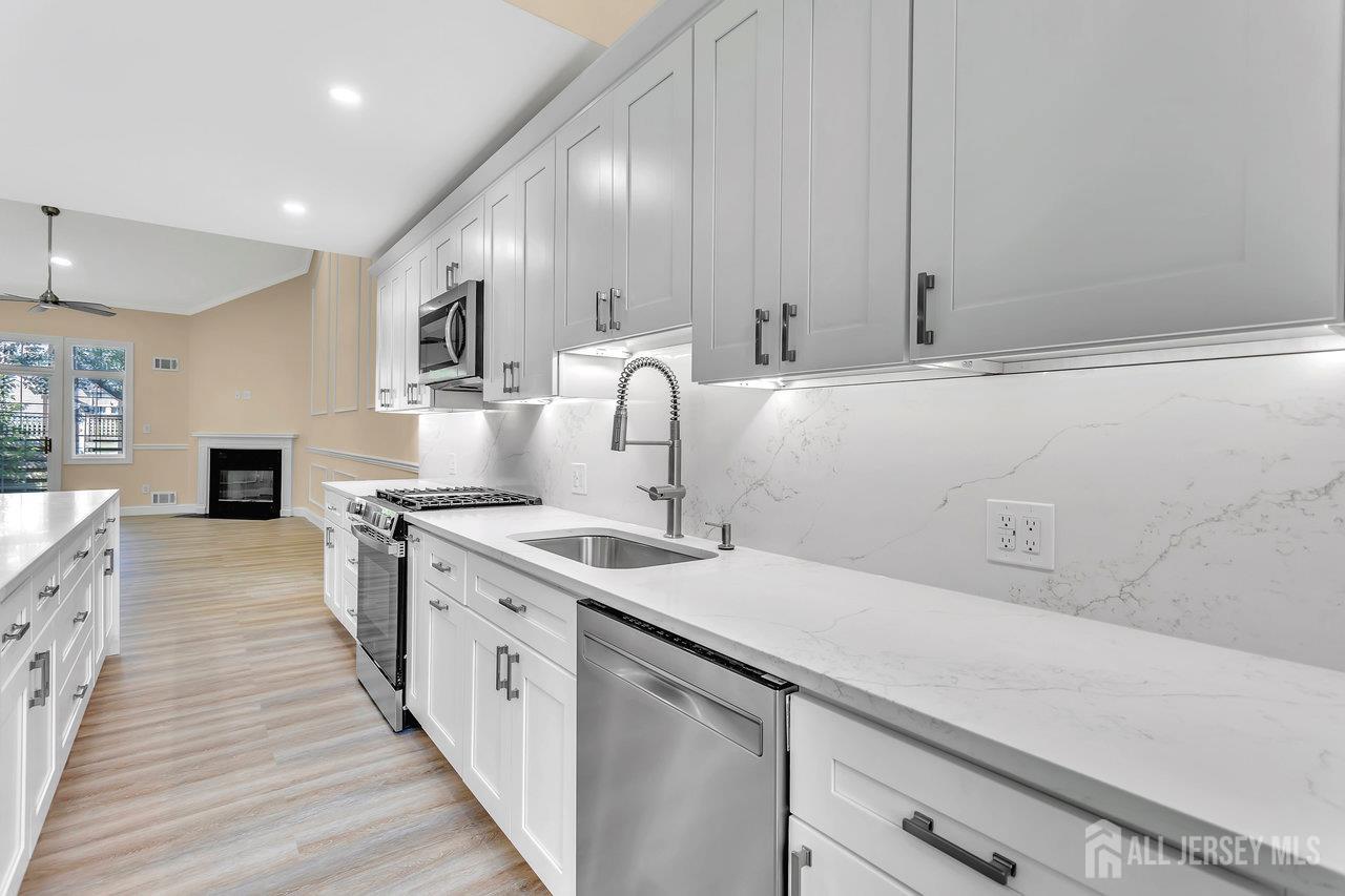 Monroe, New Jersey, 08831, United States, 2 Bedrooms Bedrooms, ,3 BathroomsBathrooms,Residential,For Sale,1918602
