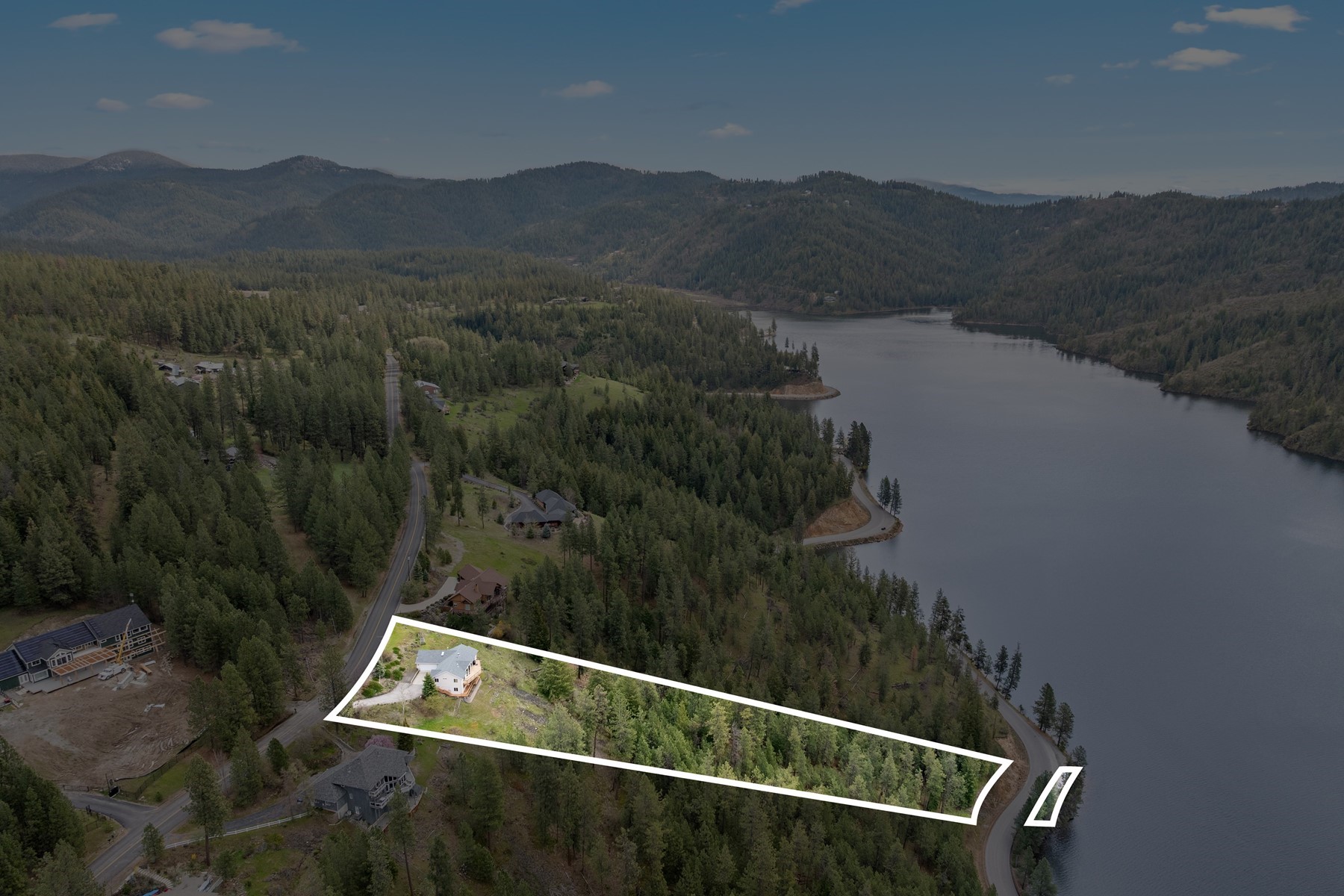  Fernan Hill Home with Amazing Lake Views - 物件實景