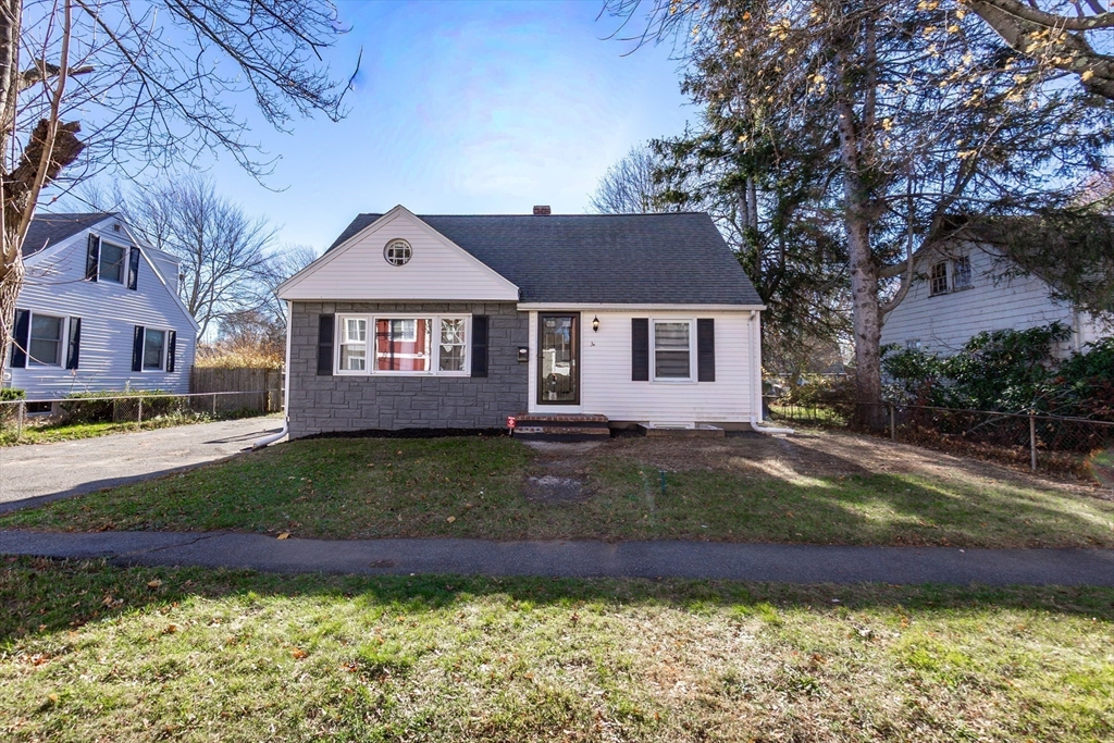 Peabody, Massachusetts, 01960, United States, 4 Bedrooms Bedrooms, ,3 BathroomsBathrooms,Residential,For Sale,1995158