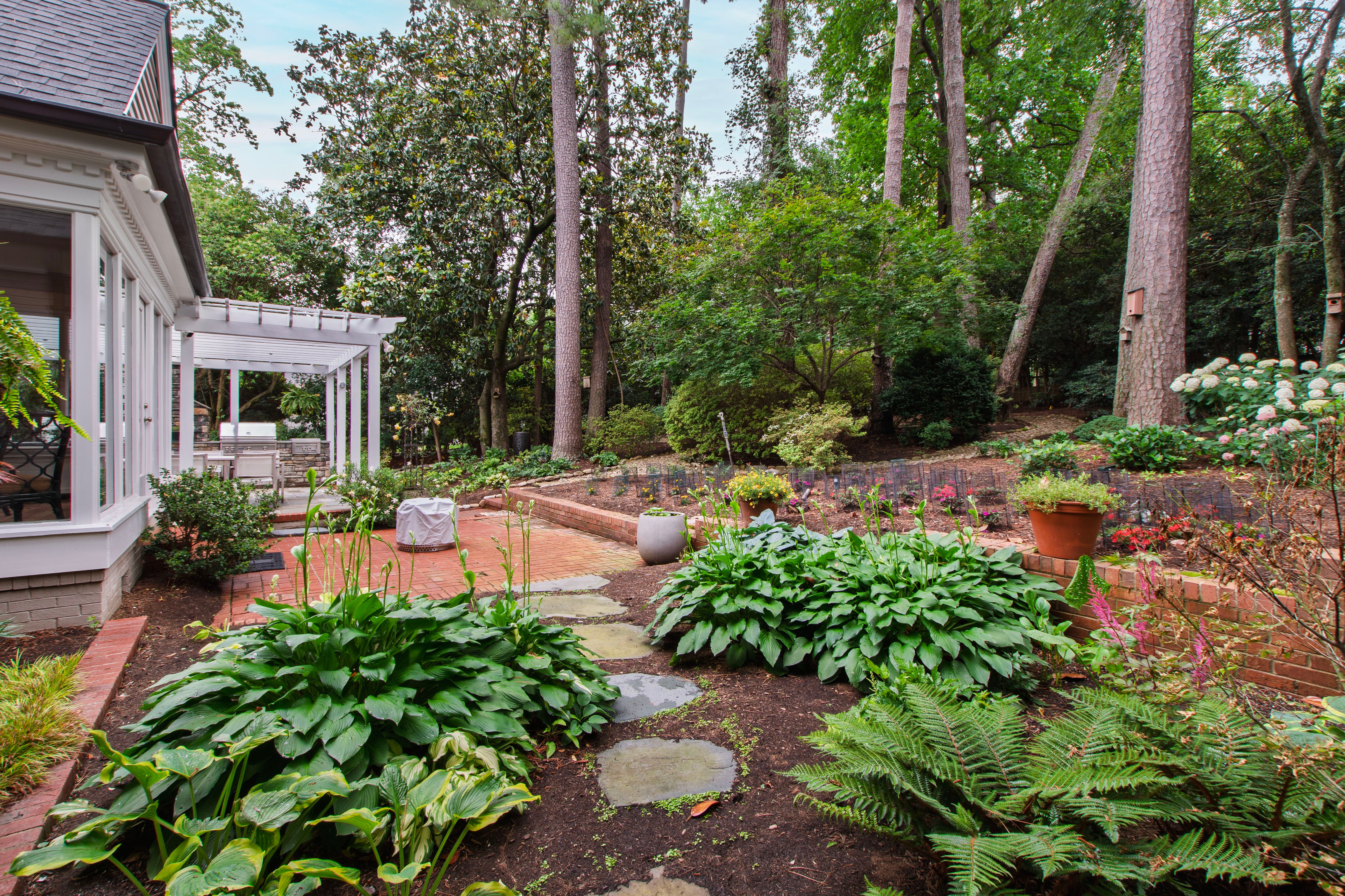  2507 Sanderson Drive, Raleigh, NC 27608 - 物件實景